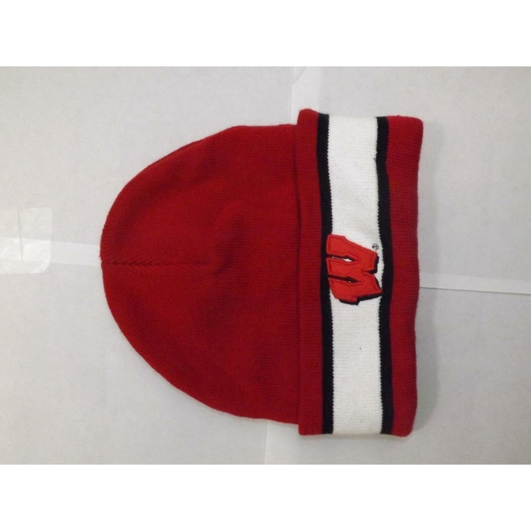 Wisconsin Badgers Mens Unisex OSFA Red Striped Cuffed Beanie Hat Image 3