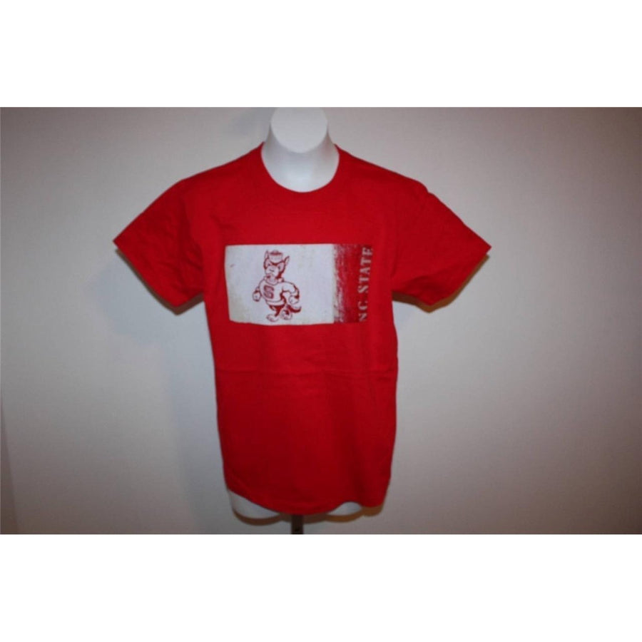 NC State Wolfpack Youth MEDIUM M (SIZE 10/12) Nice Red T-Shirt 29EA Image 1