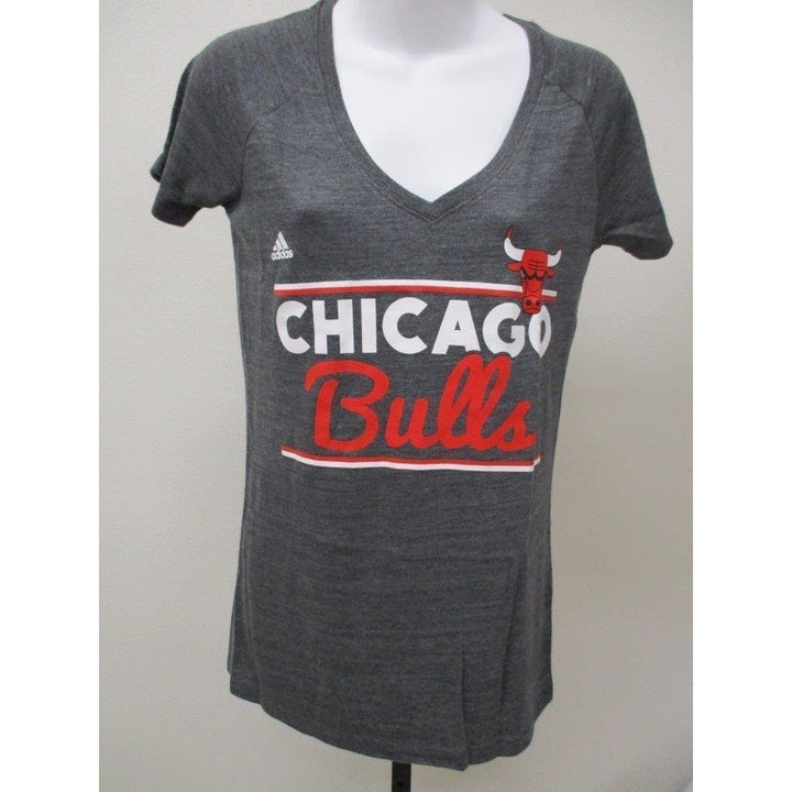 Chicago Bulls Womens Size M Medium Gray Adidas Shirt MSRP 28 Image 1