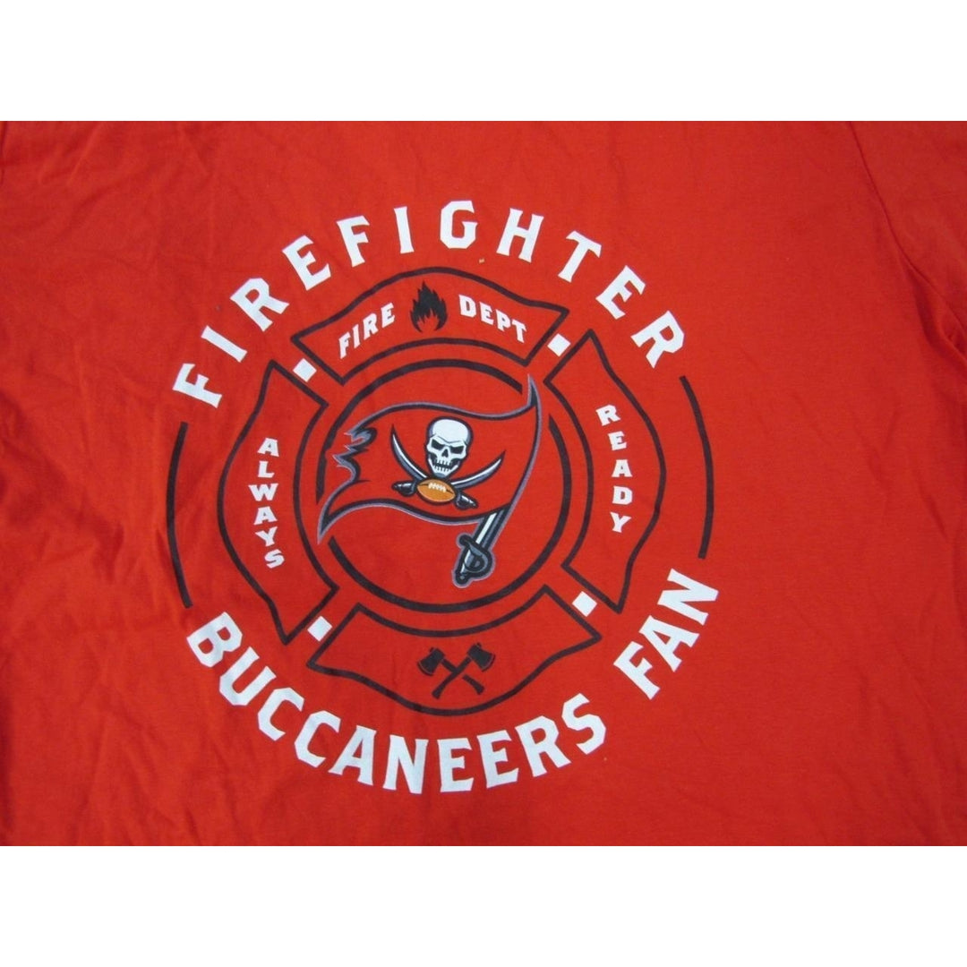 Tampa Bay Buccaneers "Firefighter Buccaneers Fan" Mens Size L Red Shirt Image 3