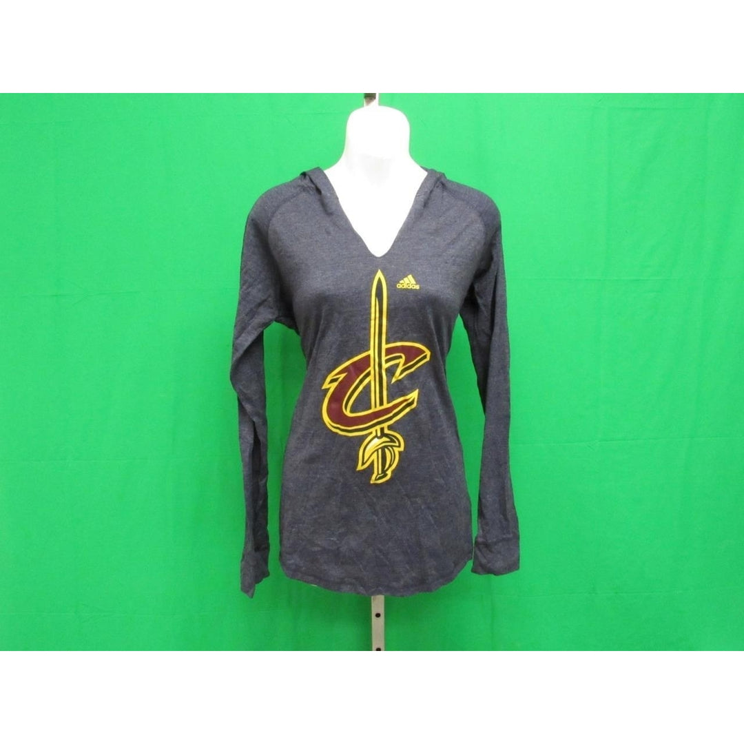 Cleveland Cavaliers Womens Size M Navy Blue Light-Weight Hoodie Image 1