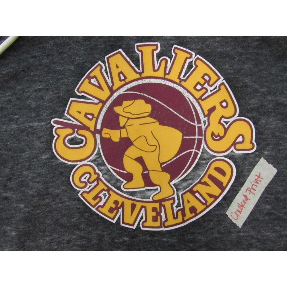 Cleveland Cavaliers Womens Size 1X Gray Big Neck Distressed Sweatshirt Image 2