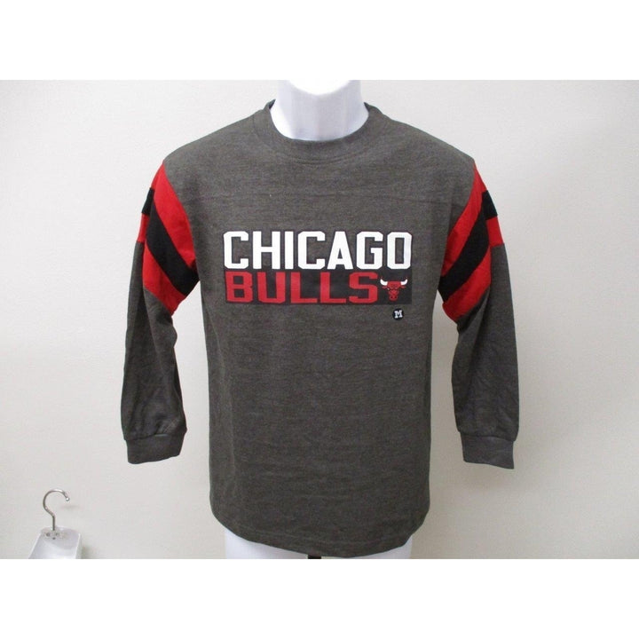 Chicago Bulls Youth Size M Medium Gray Long Sleeve Shirt MSRP 26 Image 2