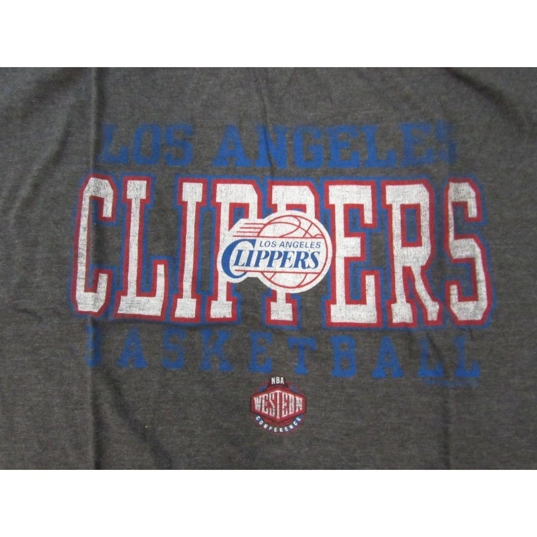 Los Angeles Clippers Mens Size 5XL Majestic Gray Distressed Shirt Image 3