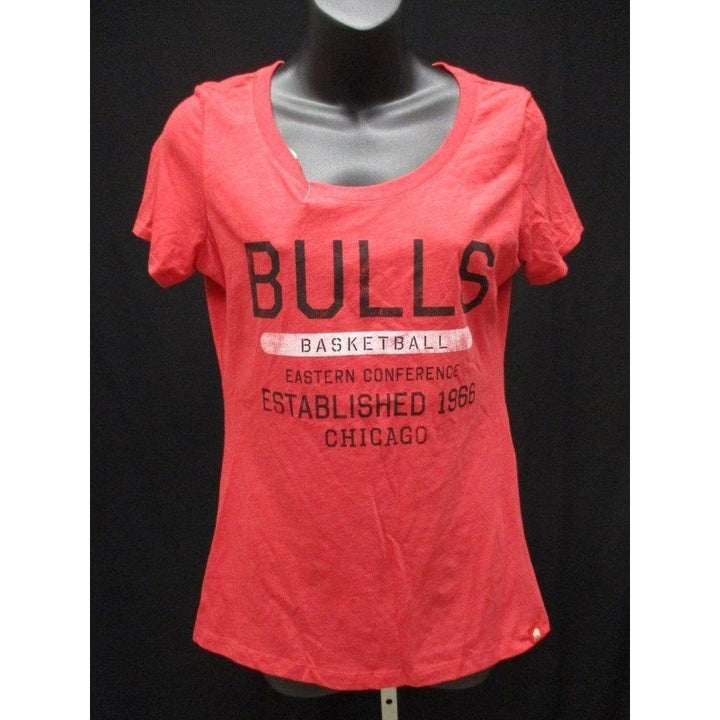 Chicago Bulls Womens Size L Large Red Shirt MSRP 32 Image 1