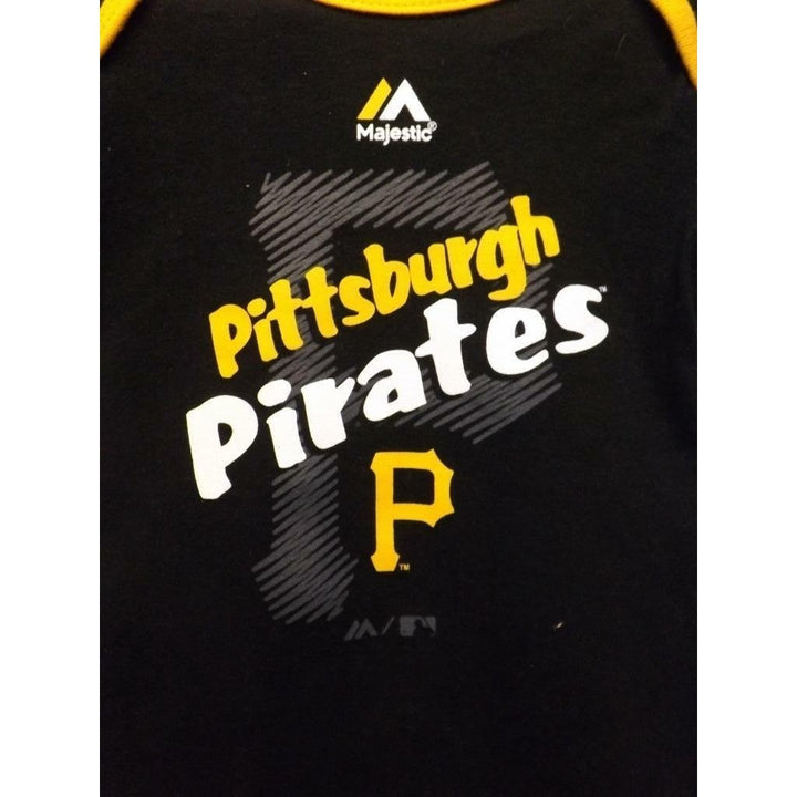 Pittsburgh Pirates Infants Size 6/9 Months Black Majestic Creeper Image 2