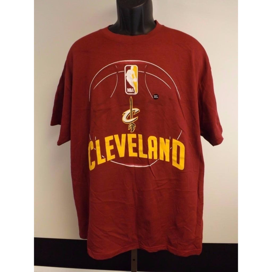 Cleveland Cavaliers size Mens XL XLarge Red Shirt MSRP 22 Image 1