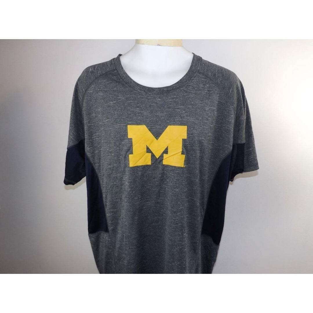 Michigan Wolverines Mens Size 46/48 XL XLarge Performance Polyester Shirt Image 2