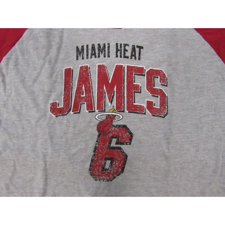 Miami Heat 6 LeBron James Mens Size L Gray Red Majestic 3/4 Sleeve Shirt Image 3