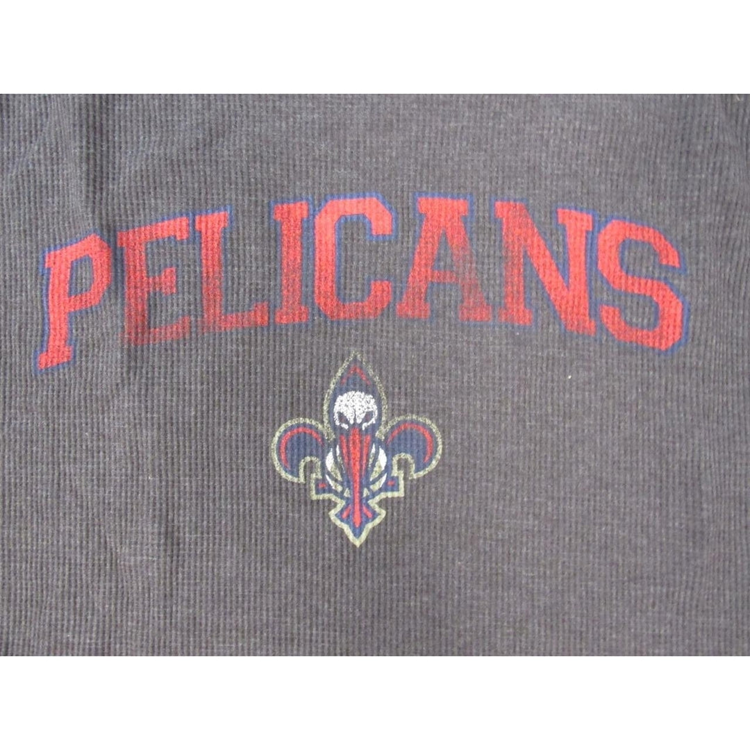 Orleans Pelicans Mens Size 4XLT Gray Majestic Distressed Long Sleeve Shirt Image 3