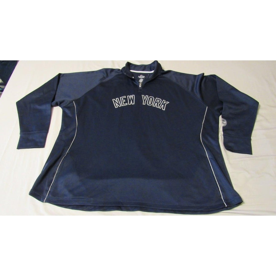 York Yankees Mens Size 2XL Pullover Majestic Sweatshirt Image 1