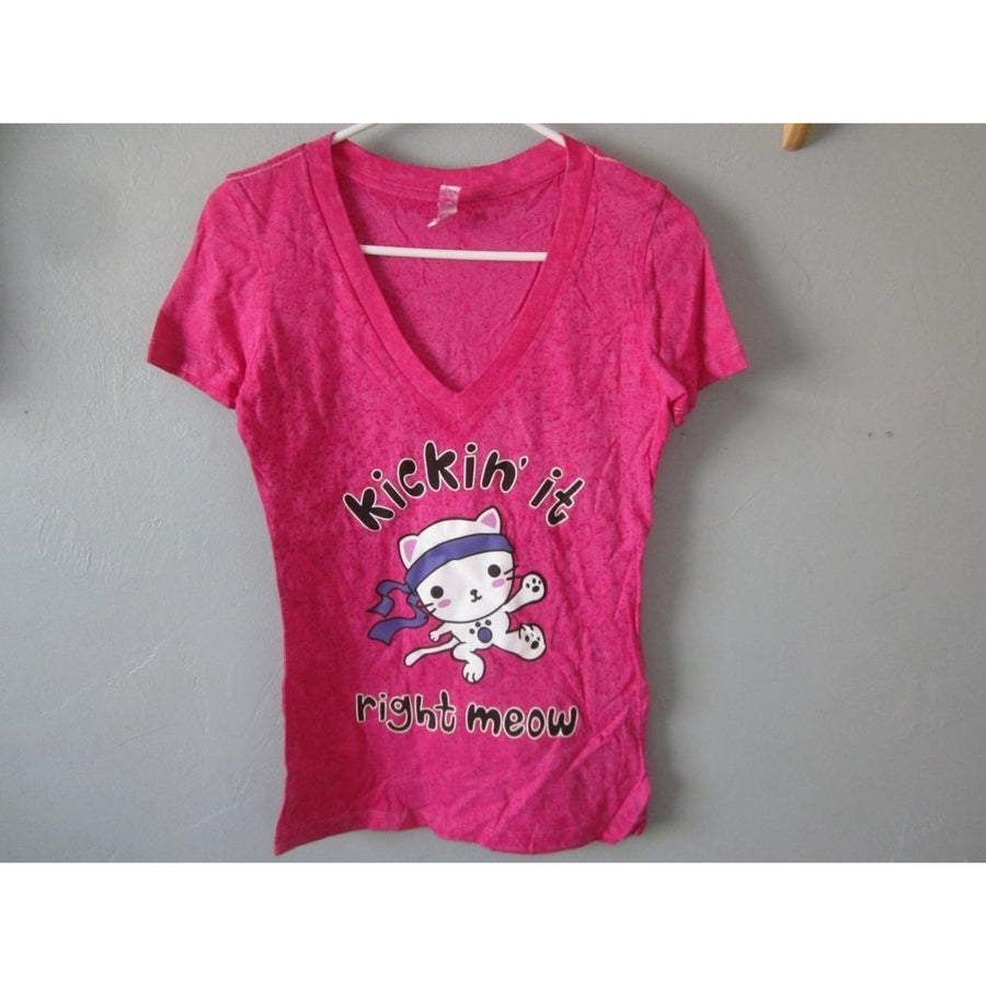 "KICKIN IT RIGHT MEOW" NEXT LEVEL TEE JUNIORS SIZE M MEDIUM T-SHIRT 79AJ Image 1