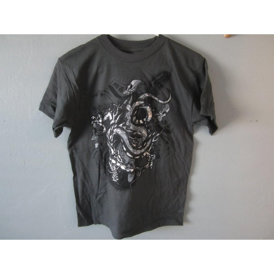 SKULL AND DRAGON GRAPHIC TEE YOUTH SIZE M MEDIUM 68WB Image 1