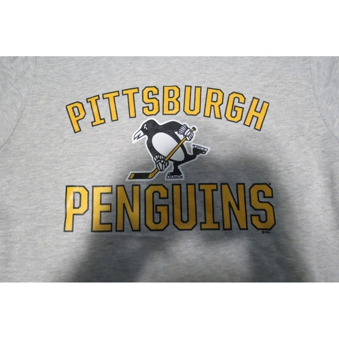 Pittsburgh Penguins Mens Size L Large Heathered Gray Sweatshirt Image 3