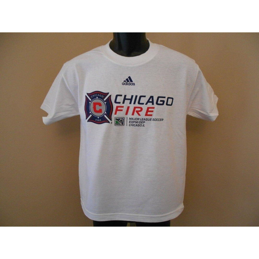 w/TAG Chicago Fire YOUTH Medium (10-12) Adidas White Screen Print Shirt 14NY Image 1