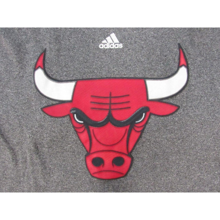 Chicago Bulls Mens Size L Large Adidas Climawarm Gray/Red Sweatshirt Image 3