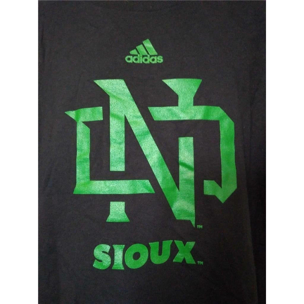 Minor Flaw UND North Dakota Youth Size L Large Black Adidas Shirt Image 2