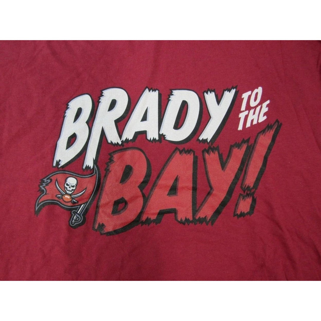 Tampa Bay Buccaneers Tom Brady Mens Size M Medium Maroon Shirt Image 3