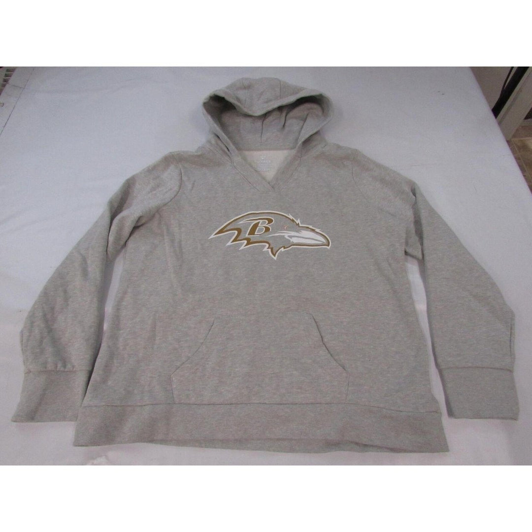 Baltimore Ravens 8 Lamar Jackson Womens Size 3XL Gray V-Neck Hoodie Image 1