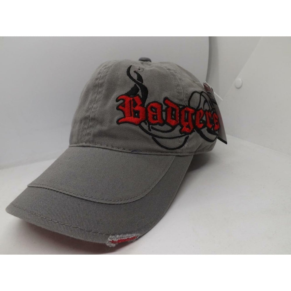 University of Wisconsin Badgers Mens Distressed Adjustable Size Hat Image 2