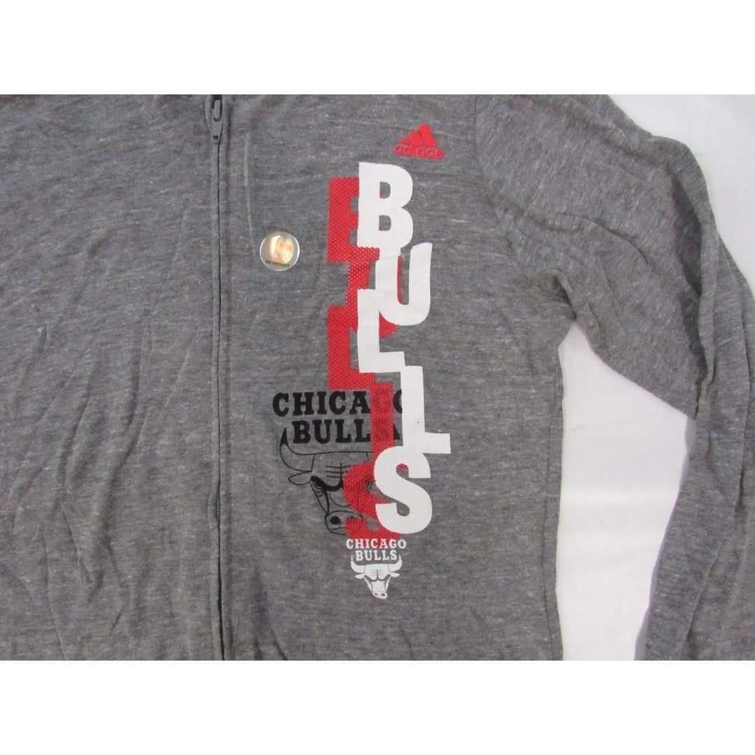 Chicago Bulls Womens Size L Large Gray Adidas Full Zip Light Hooded Shirt Image 2