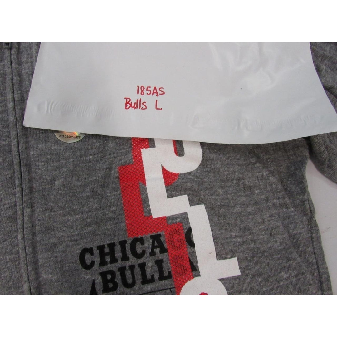 Chicago Bulls Womens Size L Large Gray Adidas Full Zip Light Hooded Shirt Image 4