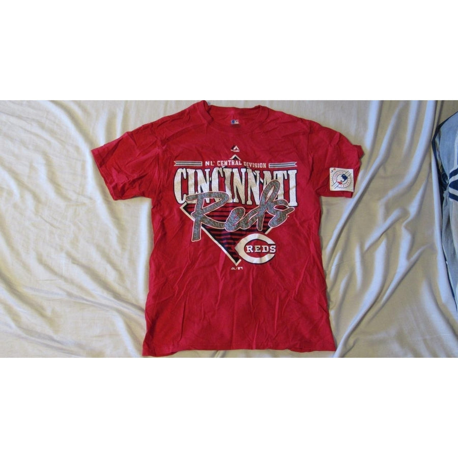 Cincinnati Reds Mens Size M Medium Red Majestic Shirt Image 1