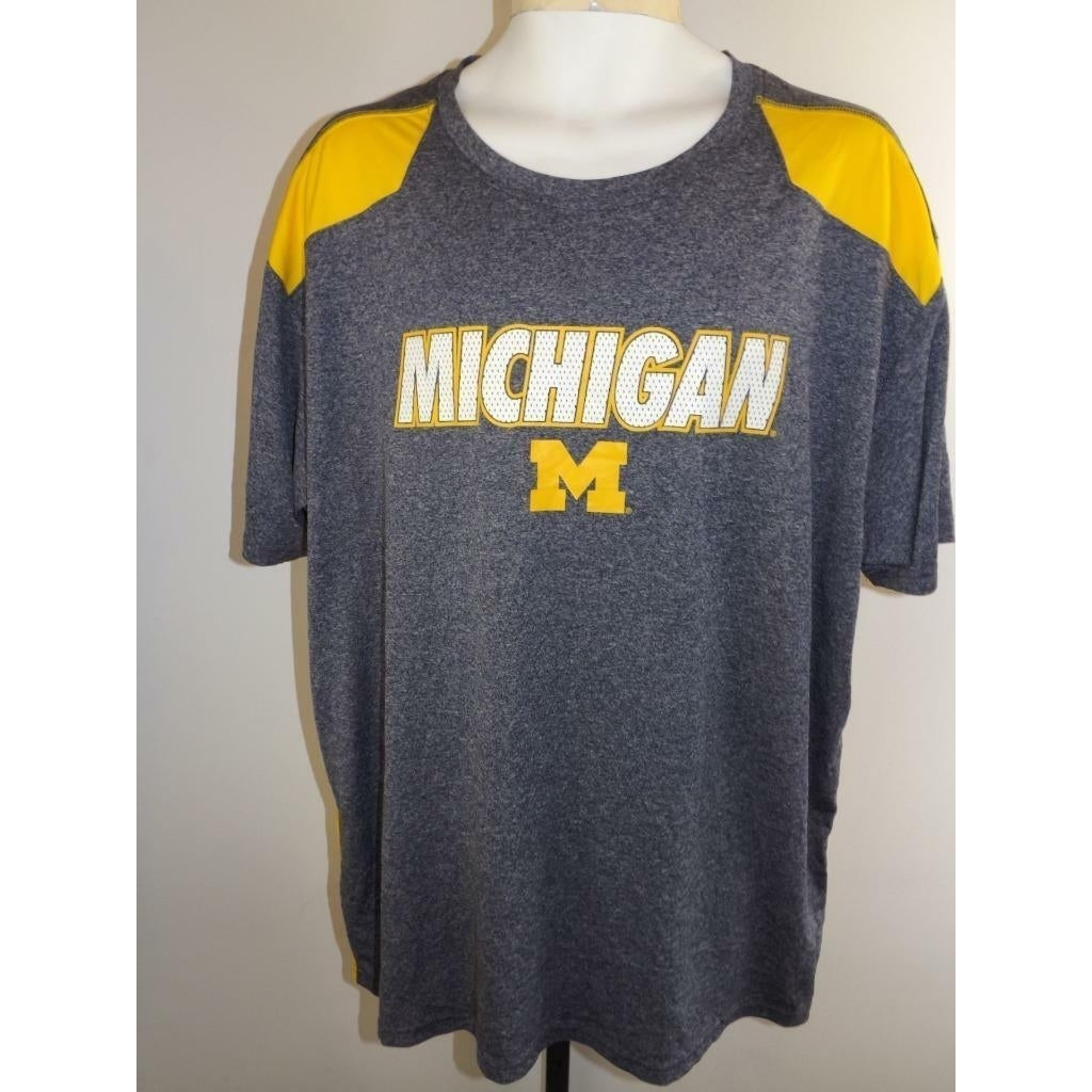 Michigan Wolverines Mens Size 50/52 2XL 2XLarge Polyester Performance Shirt Image 1