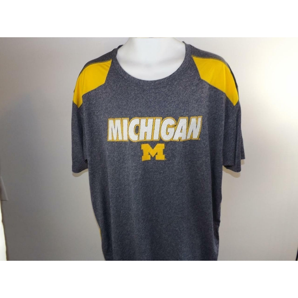 Michigan Wolverines Mens Size 50/52 2XL 2XLarge Polyester Performance Shirt Image 2