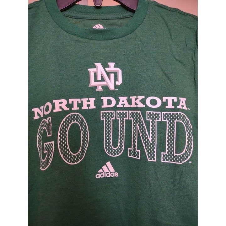 North Dakota Fighting Hawks Youth Size S Small 8 Green Adidas Shirt Image 2