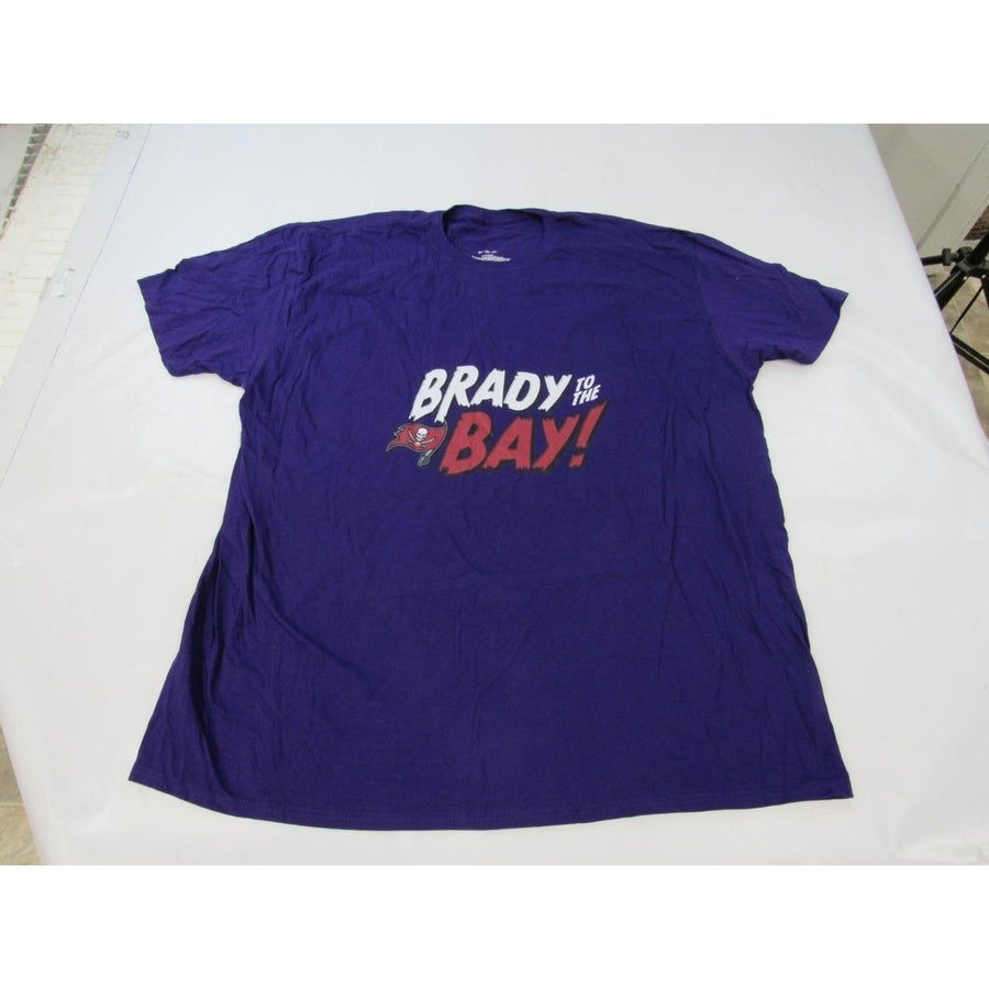 Tampa Bay Buccaneers Tom Brady Mens Size 3XL 3XLarge Purple Shirt Image 1