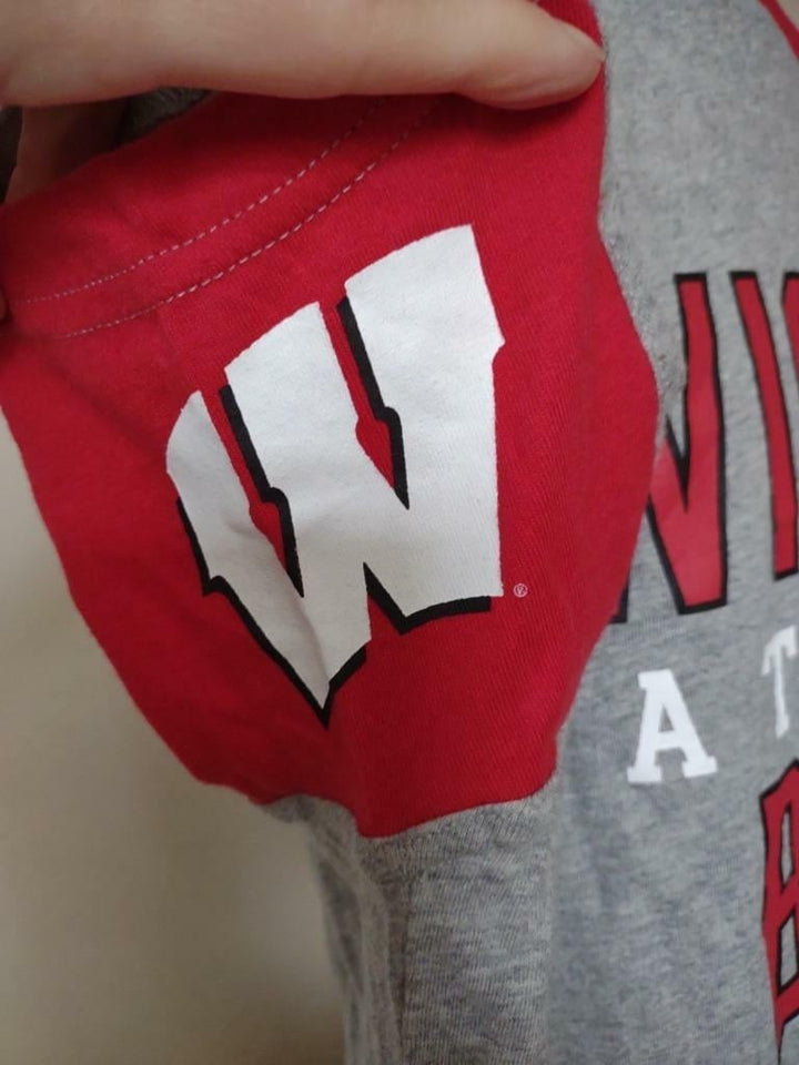 Wisconsin Badgers Mens Size L Large Gray Hands High Shirt Image 3