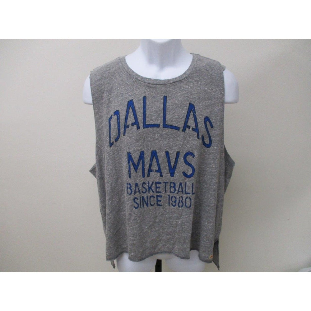 Dallas Mavericks Womens Size M Medium Gray Muscle Shirt MSRP 36 Image 2