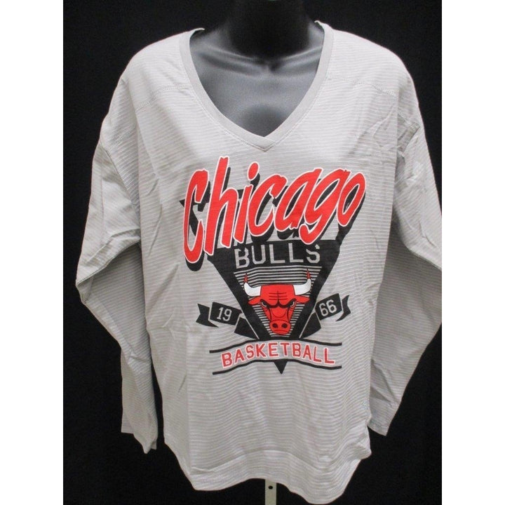 Chicago Bulls Adult Women Size M Medium Gray Adidas V-Neck Shirt MSRP 42 Image 1