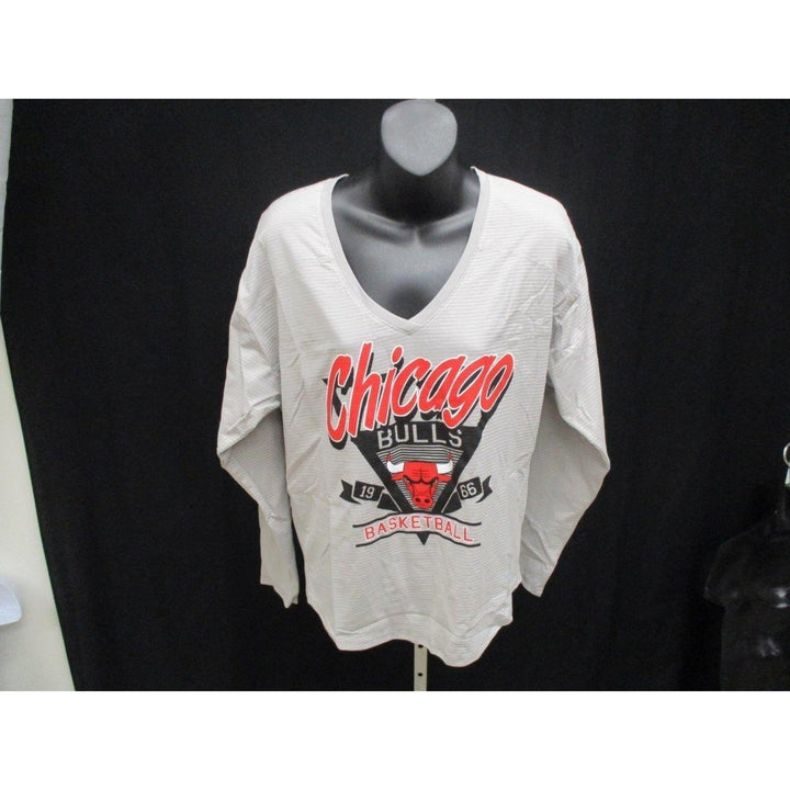 Chicago Bulls Adult Women Size M Medium Gray Adidas V-Neck Shirt MSRP 42 Image 2