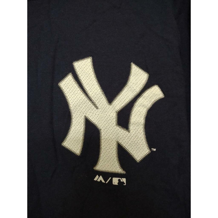 -Minor Flaw York Yankees Youth Size M Medium 10/12 Blue Majestic Shirt Image 2