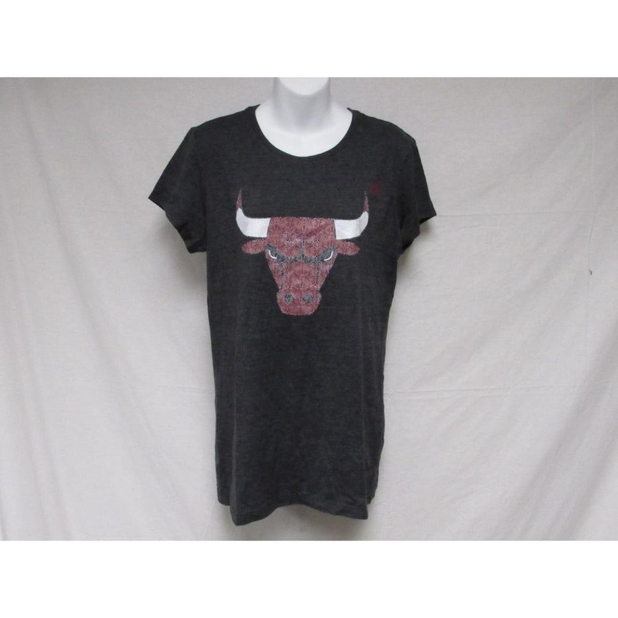 Chicago Bulls Womens Size XL Heathered Charcoal Adidas Scoop-Neck Shirt Image 1