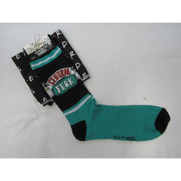 Friends Central Perk Mens Sizes 6-12 OSFA Green Crew Socks and Bandana Image 4