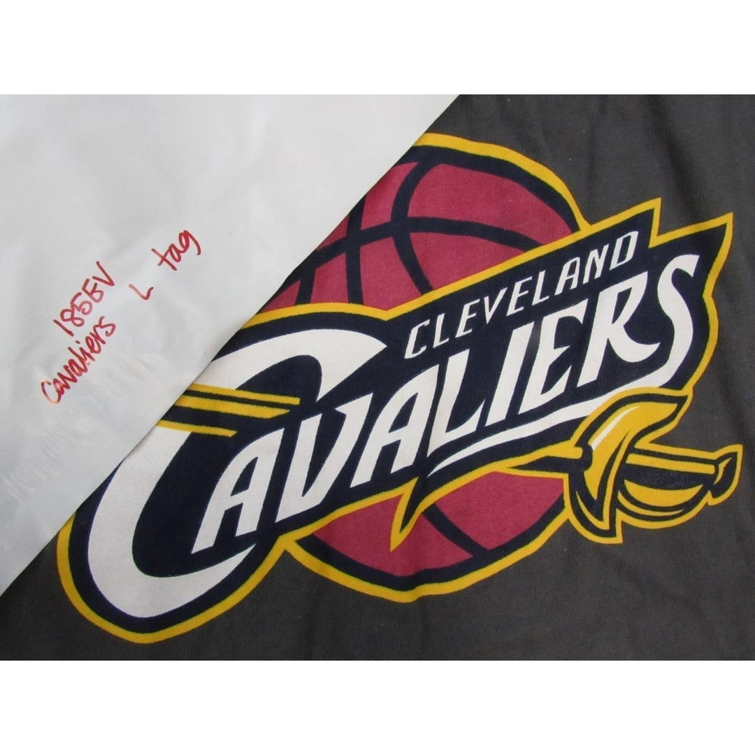 Cleveland Cavaliers YOUTH Size L Large Majestic Gray Shirt Image 4