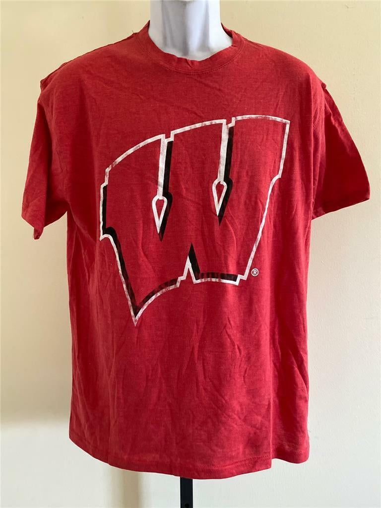 Wisconsin Badgers Mens SIze L Large Red Shirt Image 1