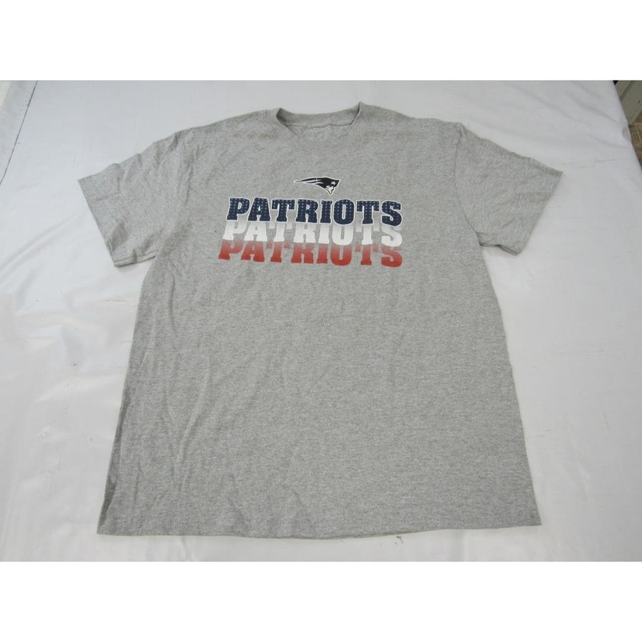 England Patriots USA Themed Mens Size L Large Gray Shirt Image 1