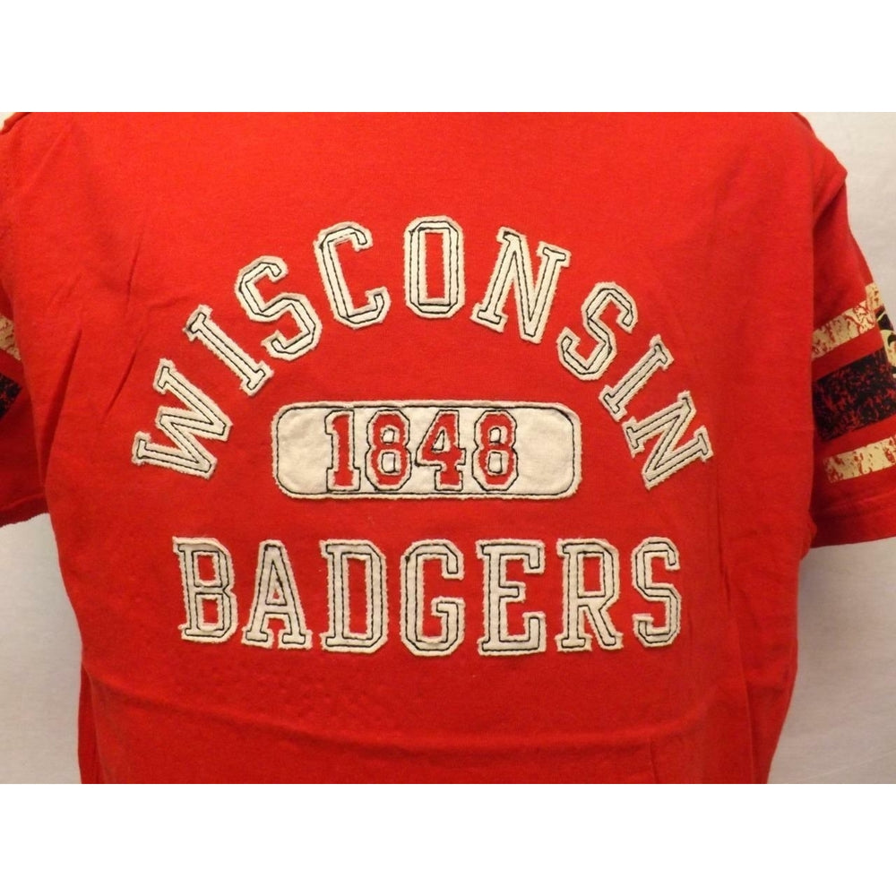 Wisconsin Badgers Youth Size M Medium Red Vintage Shirt Image 2