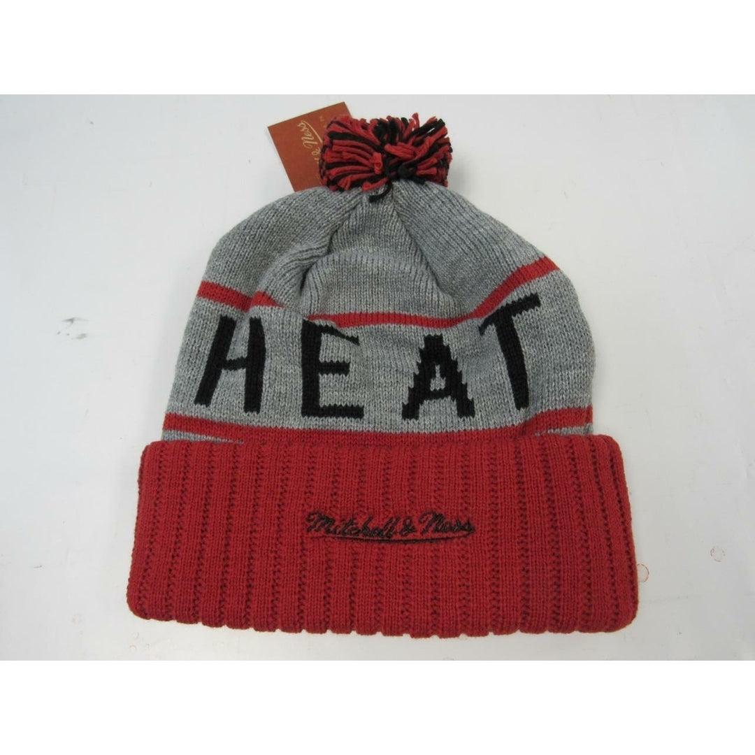 Maimi Heat Mens OSFA Mitchell and Ness Cuffed Thick Knit Beanie 25 Image 3