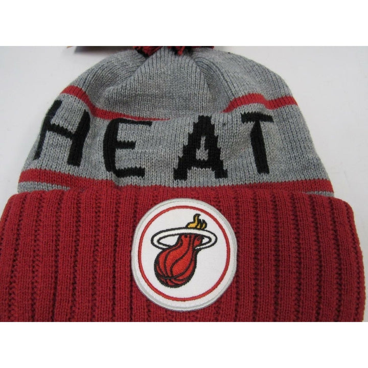 Maimi Heat Mens OSFA Mitchell and Ness Cuffed Thick Knit Beanie 25 Image 4