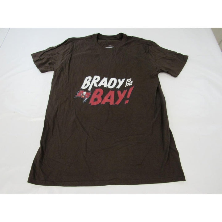 Tampa Bay Buccaneers Tom Brady Mens Size L Large Brown Shirt Image 1