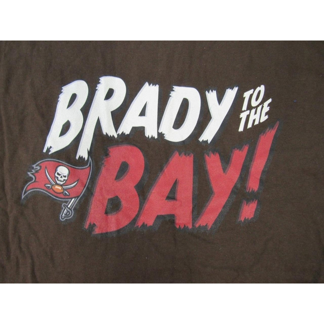 Tampa Bay Buccaneers Tom Brady Mens Size L Large Brown Shirt Image 3