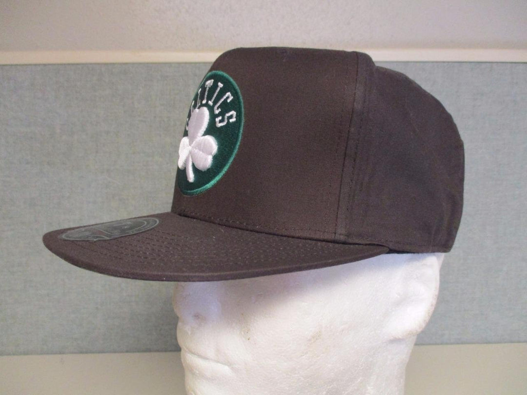 Boston Celtics Mens Mitchell and Ness 7 1/8 Flatbrim High Crown Brown/Camo Hat 32 Image 3