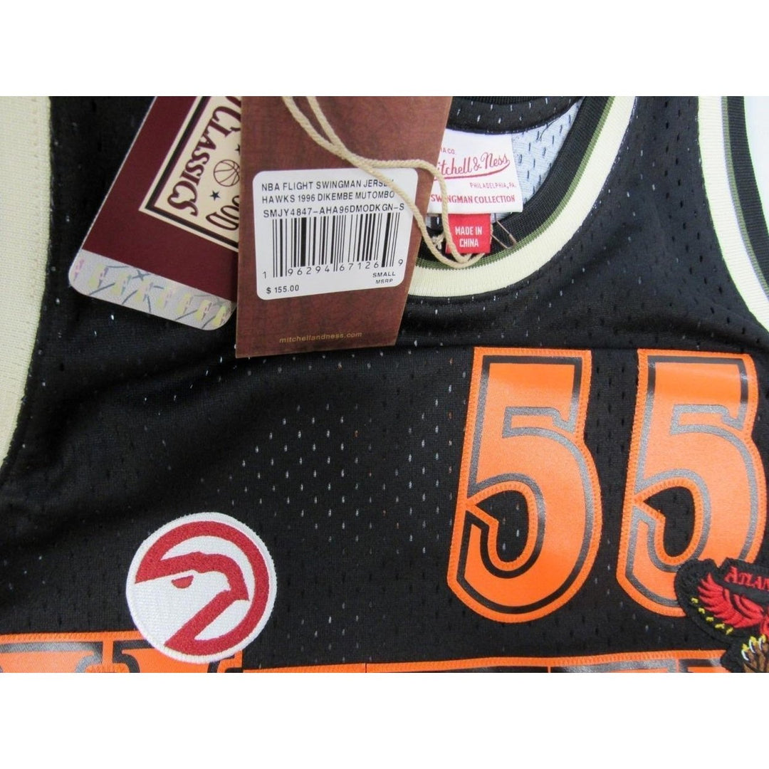 96-97 Dikembe Mutombo 55 Hawks Mens Mitchell and Ness Swingman Flight Jersey 155 Image 4