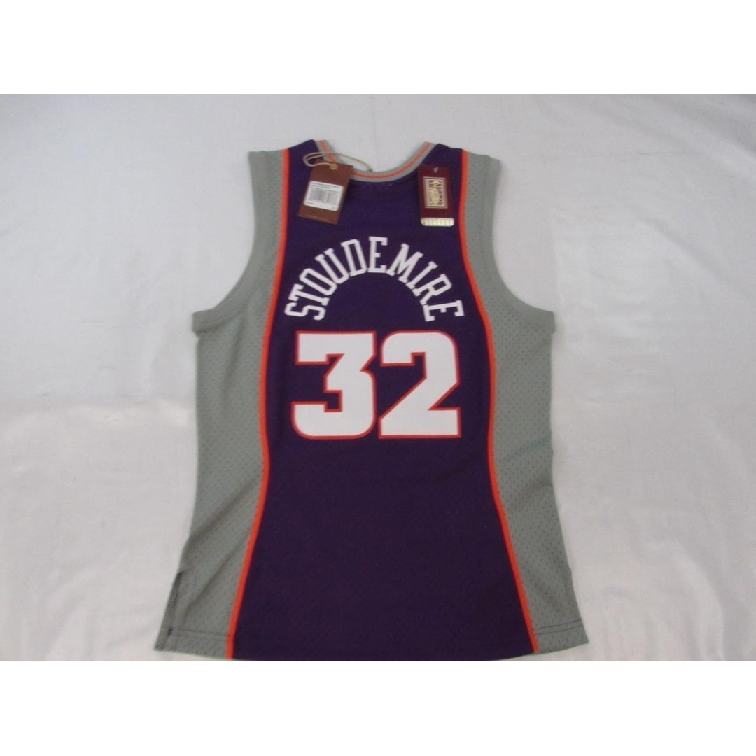 2002-03 Amare Stoudemire 32 Suns Mens Mitchell and Ness Swingman Jersey 135 Image 3