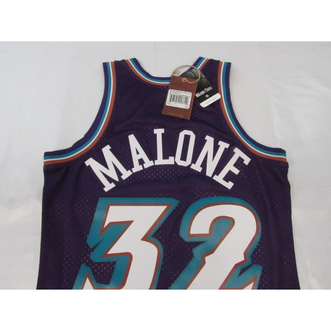 1996-97 Karl Malone 32 Utah Jazz Mens Mitchell and Ness Swingman Jersey 130 Image 4